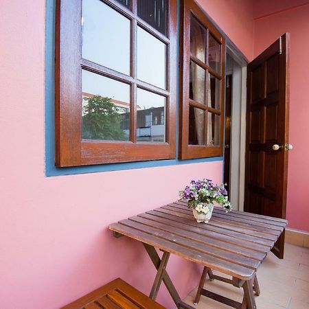 T Smy House Hostel Bangkok Exterior photo